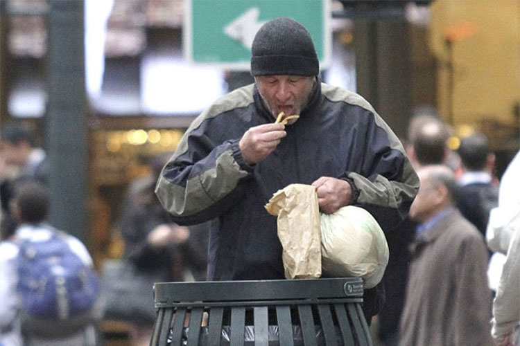 richard-gere-given-pizza-from-new-york-city-tourist-1