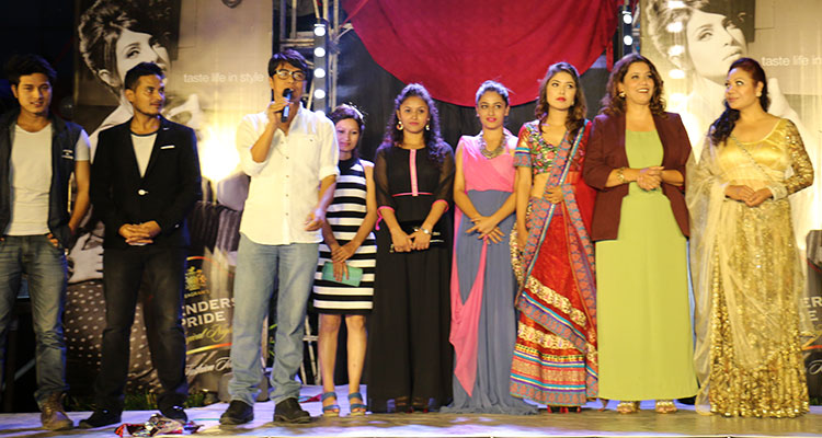 ajhai-pani-in-fashion-show